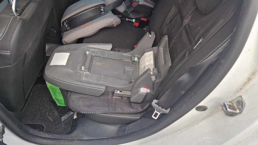 Audi kinderzitje met ISOfix basis en maxicosi, Kinderen en Baby's, Autostoeltjes, Gebruikt, Isofix, 0 t/m 13 kg, Ophalen