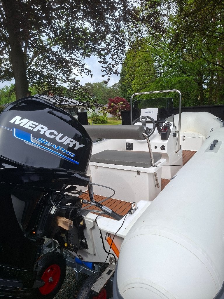 RIB boot 5,2 meter zo goed als nieuw, Mercury Seapro 60 PK, Watersport en Boten, 60 pk, 80 cm, Zo goed als nieuw, Peddels