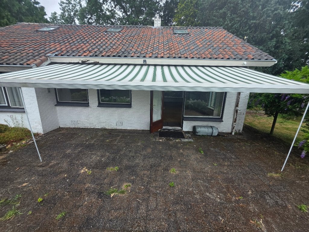 Groot elektrisch bediend knikarmscherm voor buiten, Tuin en Terras, Zonneschermen, Ophalen, Gebruikt, 450 cm of meer, Elektrisch