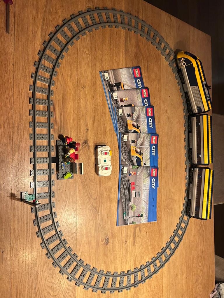 Lego 60197 passagierstrein in nieuwstaat, Ophalen of Verzenden, Zo goed als nieuw