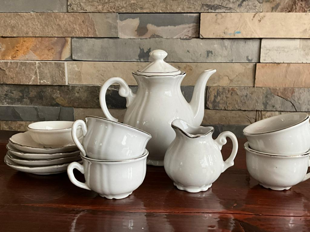Miniatuur thee servies van porselein 11-delig, Antiek en Kunst, Antiek | Servies compleet, Ophalen of Verzenden