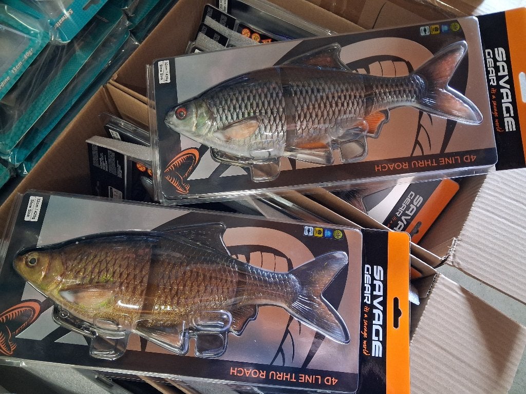 3D Line Thru Roach 32cm/420g SS... Nieuw binnen!, Tinstraat, Savage Gear, Nieuw, Ophalen of Verzenden