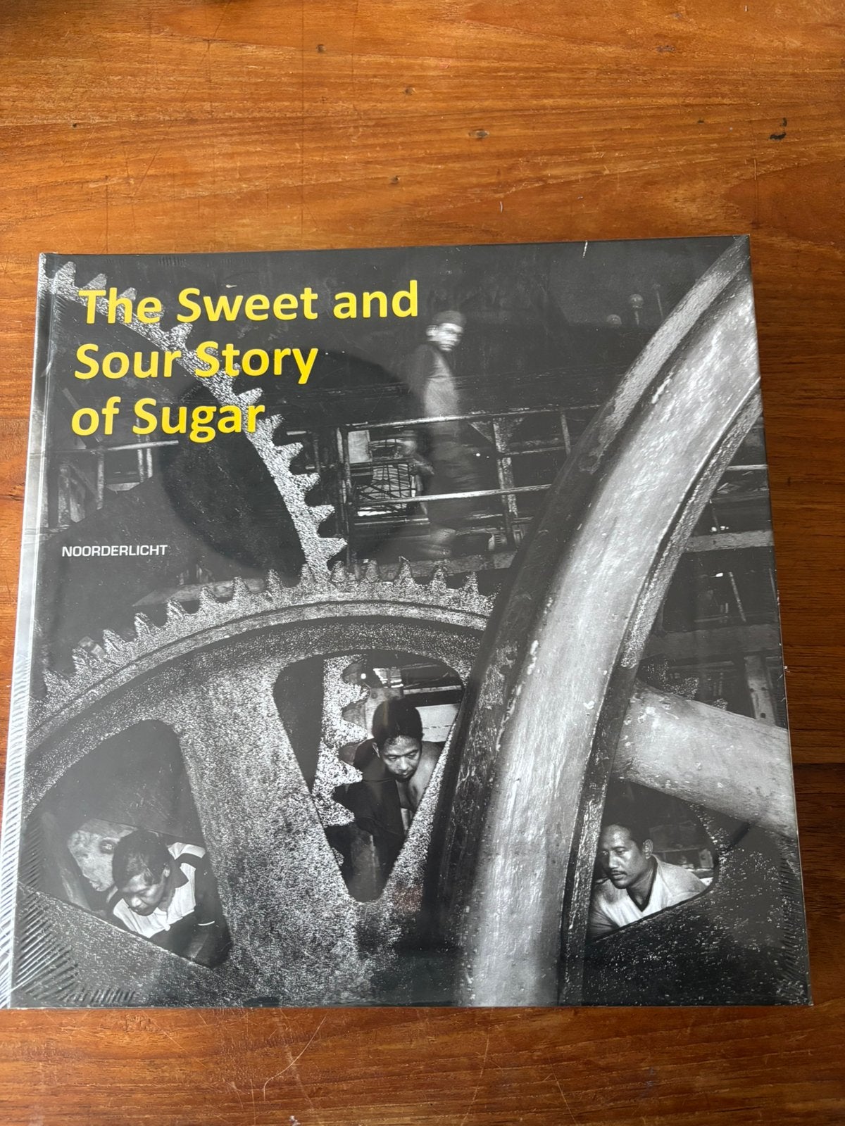 Noorderlicht - The sweet and sour story of sugar, Boeken, Noorderlicht, Ophalen of Verzenden, Zo goed als nieuw, Overige onderwerpen