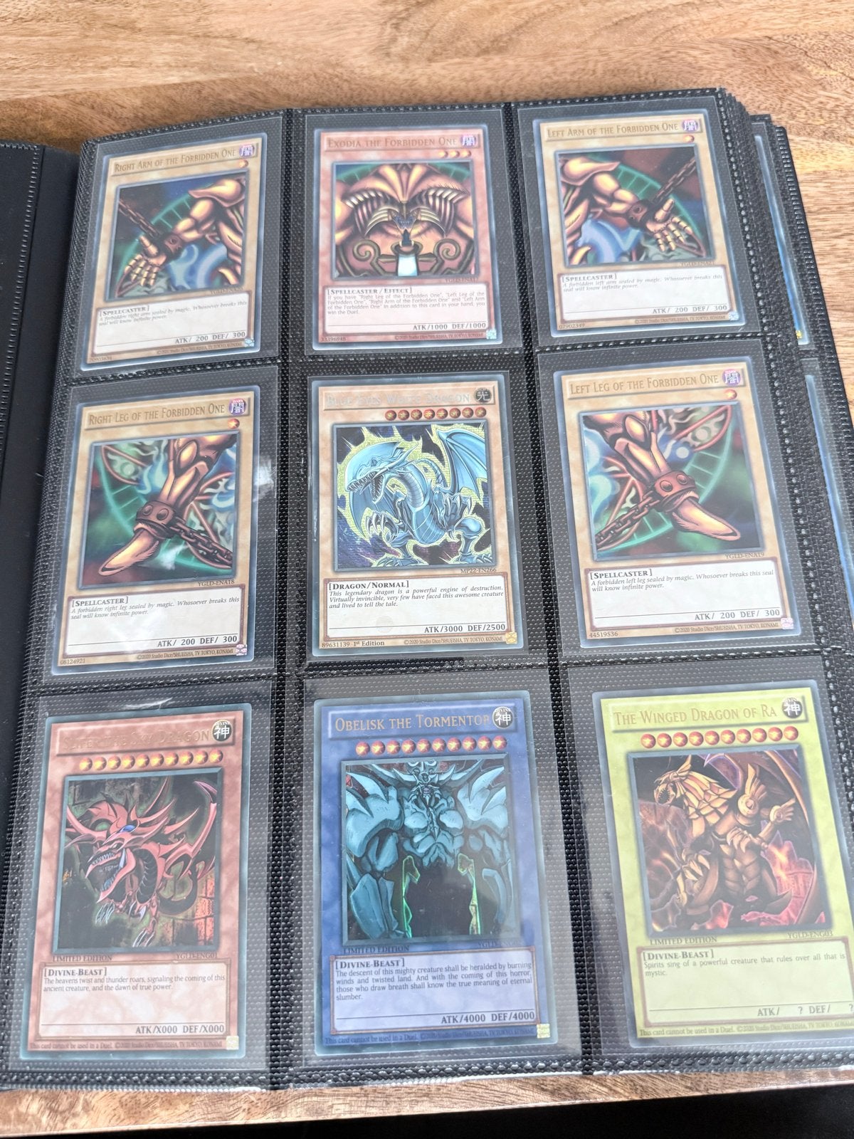 Grote collectie Yu-Gi-Oh! kaarten in mappen en doos, Hobby en Vrije tijd, Ophalen, Zo goed als nieuw, Meerdere kaarten, Foil