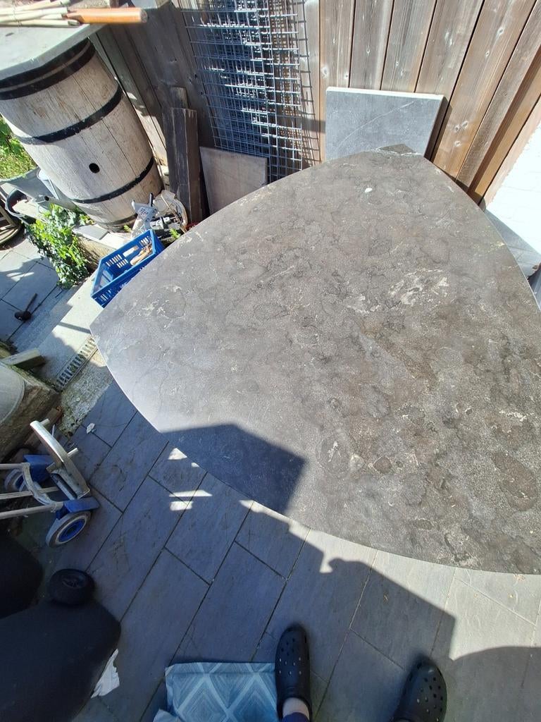 Tuintafel hardsteen triangel 160/3 opvoormalig wiskeyvat, Ophalen of Verzenden, Gebruikt, Overige typen