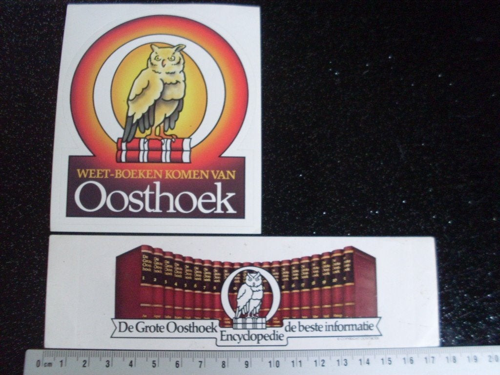2x sticker de grote oosthoek encyclopedie weet-boeken logo, Verzenden, Zo goed als nieuw, Bedrijf of Vereniging