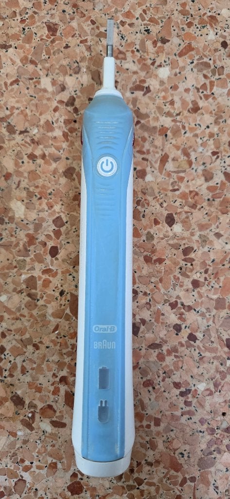 ORAL-B elektrische tandenborstel, Ophalen of Verzenden, Gebruikt, Mondverzorging