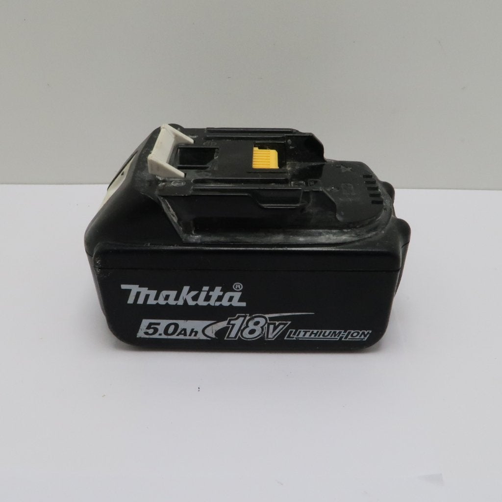 Makita 18V 5.0Ah Lithium ION Accu | Redelijke Staat, Makita, Zo goed als nieuw, Support@makita.com, Makita Corporation, 3-11-8, Sumiyoshi-cho, 
Anjo, Aichi 446-8502
Japan
