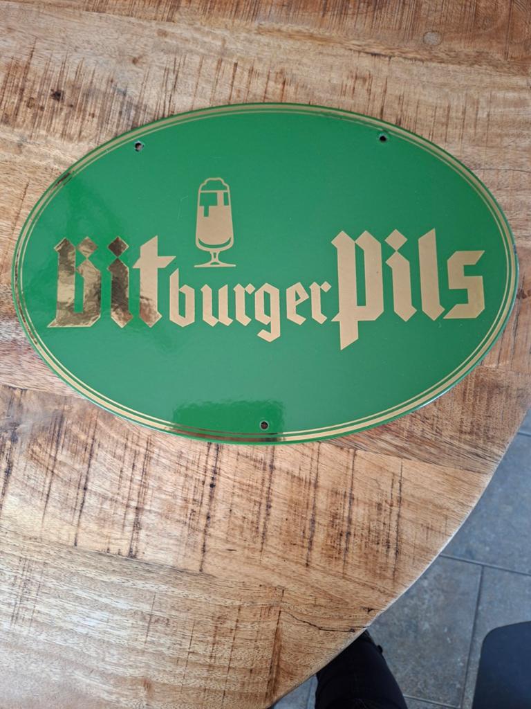 Vintage Bitburger Pils Emaille Reclamebord, Antiek en Kunst, Ophalen of Verzenden