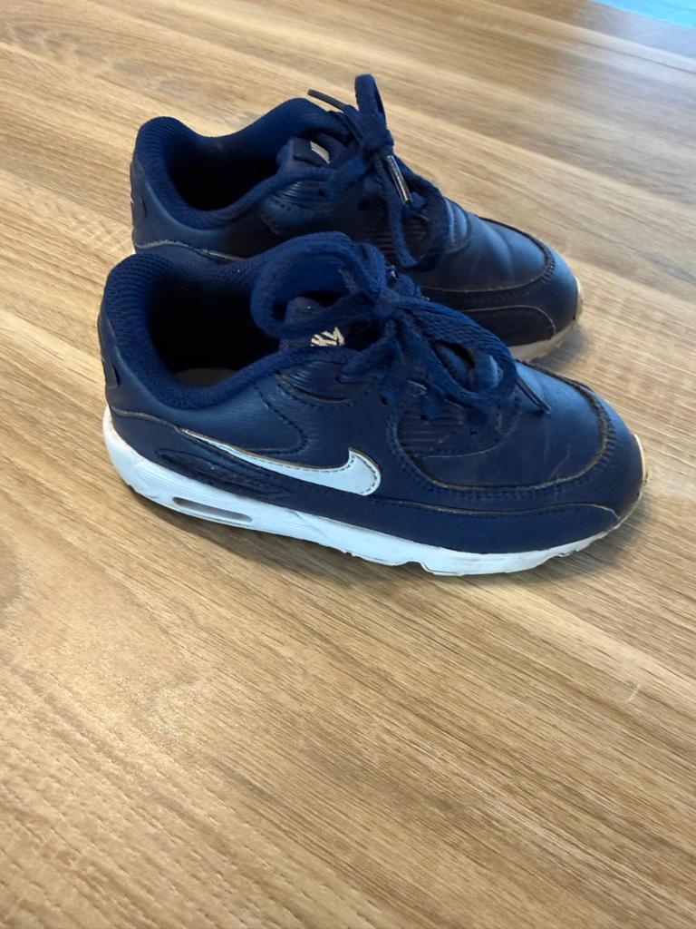 Donkerblauwe Nike sneakers maat 27, Sport en Fitness, Ophalen of Verzenden