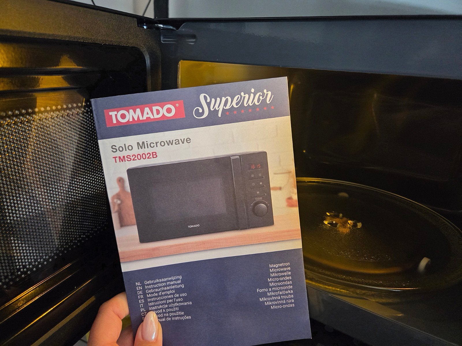 Tomado TMS2002B Solo Magnetron - Zo goed als nieuw, Witgoed en Apparatuur, Magnetrons, Ophalen of Verzenden, Draaiplateau, Magnetron