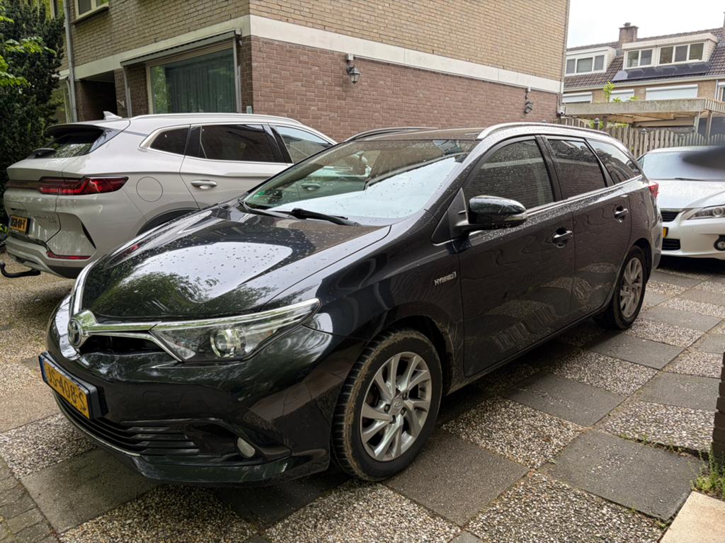 Toyota auris sports touring 2016, Auto's, Kia, Euro 5, Stof, 194 pk, 800 kg