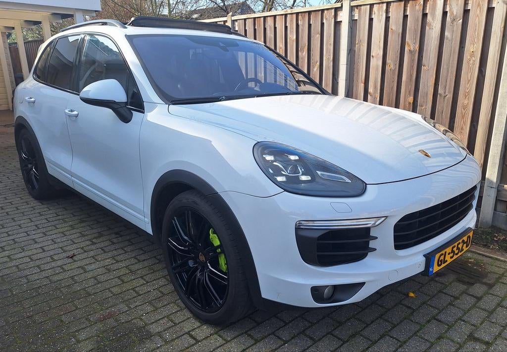 Porsche Cayenne 3.0 V6 416pk E-hybrid S Tiptronic S 2015 Wit, Auto's, Automaat, Cayenne, Zwart, 2995 cc