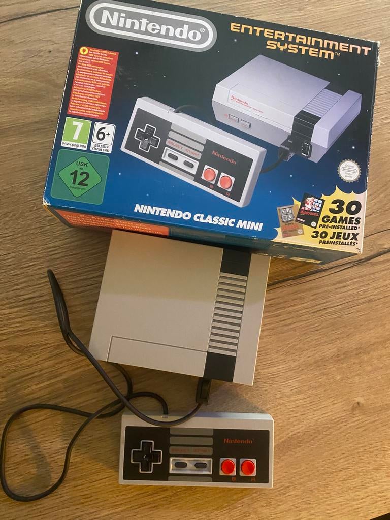 Nintendo classic mini, Spelcomputers en Games, Spelcomputers | Nintendo NES, Zo goed als nieuw, Met 1 controller, Ophalen of Verzenden