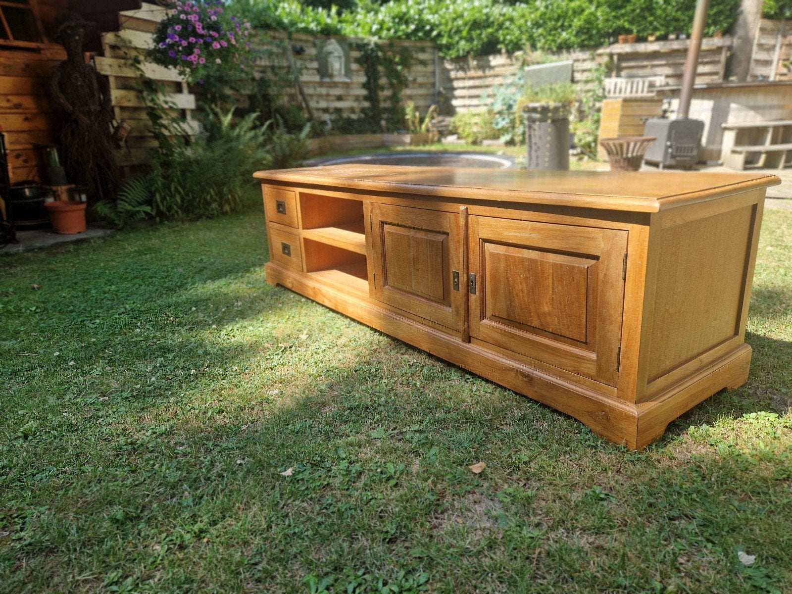 Massief houten tv-meubel met lades en deuren, Huis en Inrichting, Ophalen, Gebruikt, 150 tot 200 cm, Landelijk, Klassiek