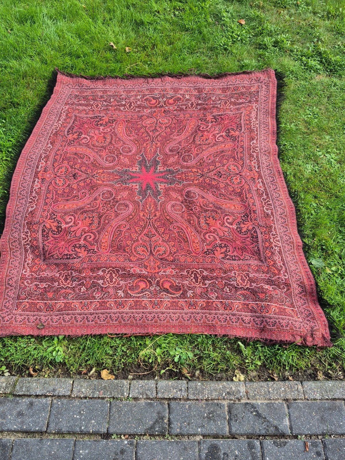 Prachtig rood Paisley patroon vloerkleed 159x132 cm, Ophalen, Gebruikt, 100 tot 150 cm, Zwart