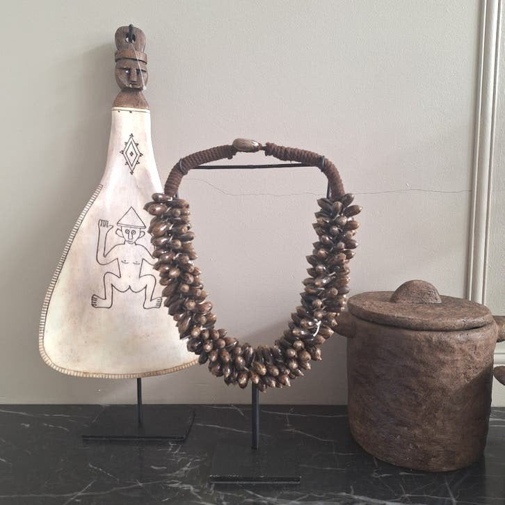 mooie donkerbruine schelpenketting op voet ibiza bali stijl, Nieuw, Ophalen of Verzenden, X, X
