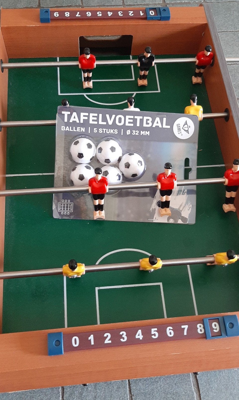Zgan compacte voetbaltafel inclusief 5 balletjes, Ophalen, Zo goed als nieuw