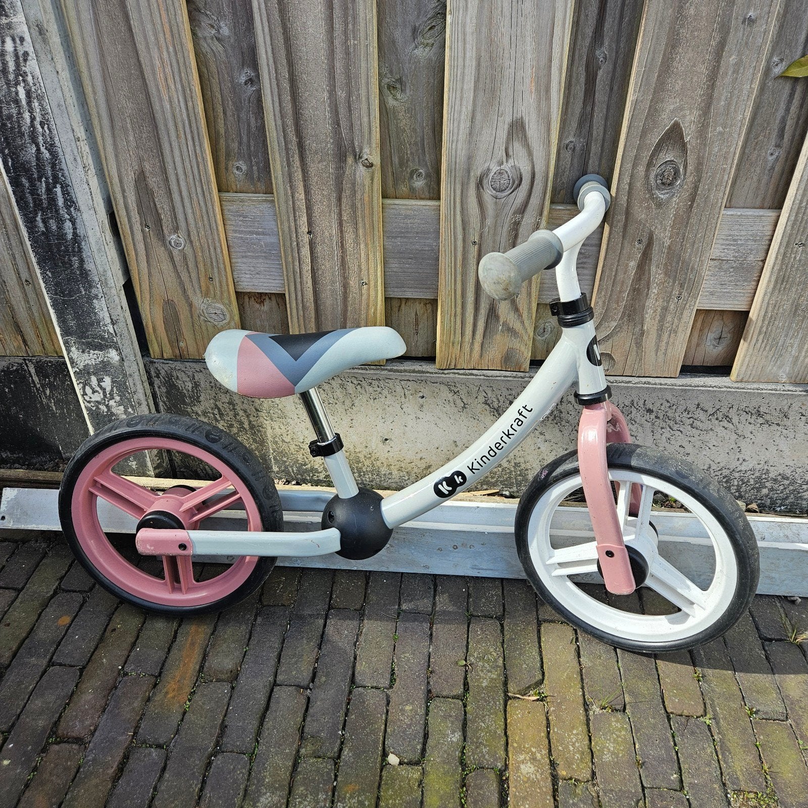 Loopfiets kinderkraft 2way next rose pink., Kinderen en Baby's, Speelgoed | Buiten | Voertuigen en Loopfietsen, Ophalen, Zo goed als nieuw