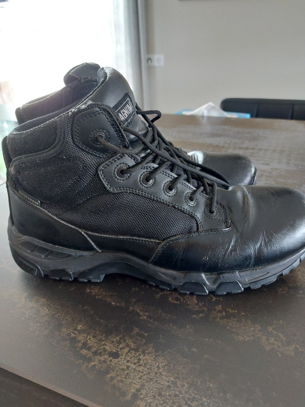 Lage kisten/schoenen maat 45, Kleding | Heren, Zwart, Boots, Ophalen of Verzenden, Magnum