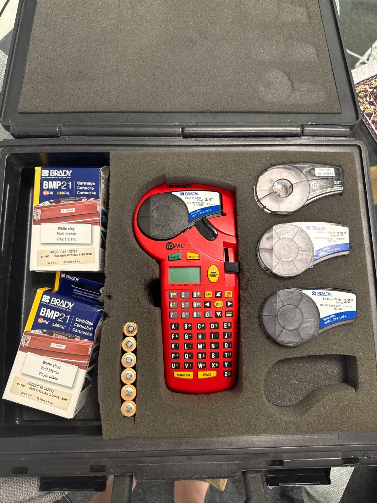 Brady BMP21-PLUS Labelprinter met Koffer en Labels, Ophalen, Zo goed als nieuw, Qwerty, Etiket