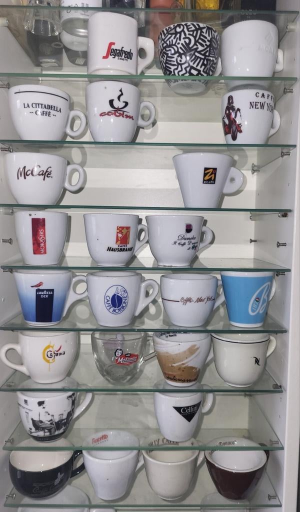 Collectie van 50 Espresso koffie Kopjes, Gebruikt, Keramiek, Ophalen of Verzenden, Overige stijlen
