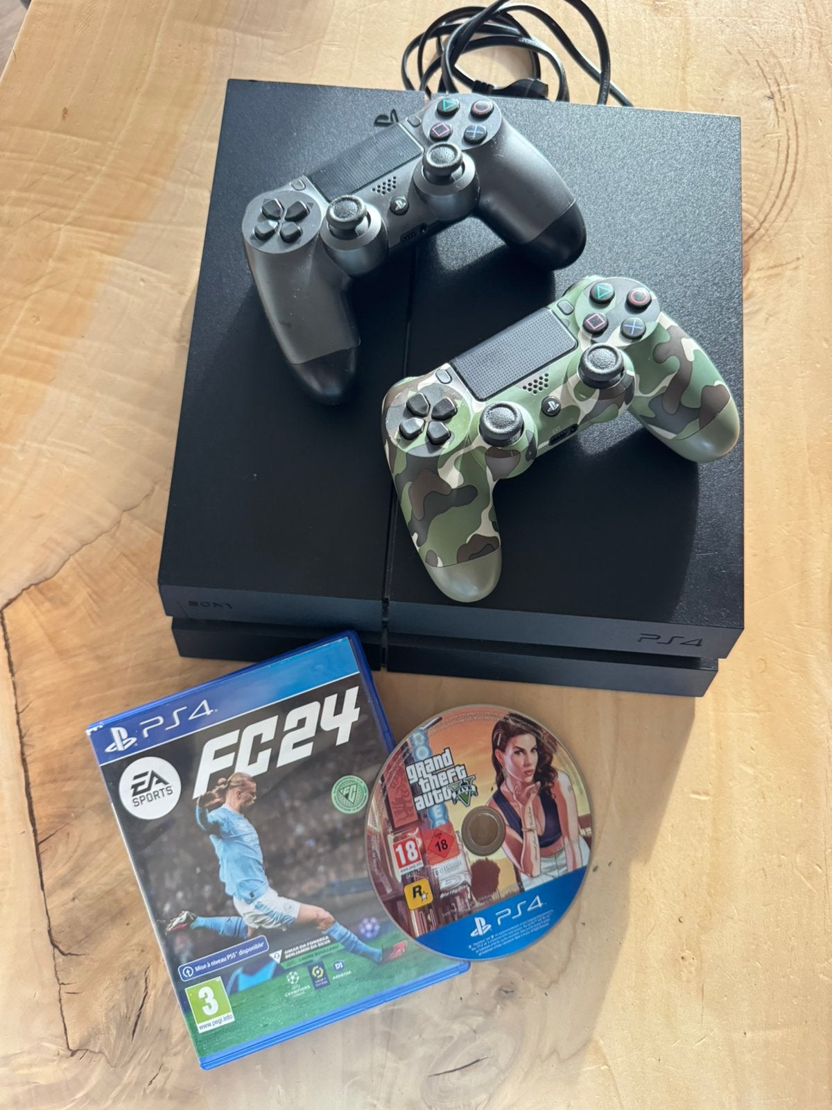 PS4 met controllers, Ophalen, Zo goed als nieuw, Met 2 controllers, Original