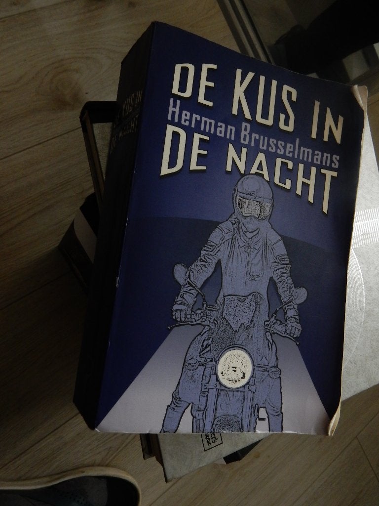 Herman Brusselmans De kus in de nacht, Ophalen of Verzenden, Gelezen