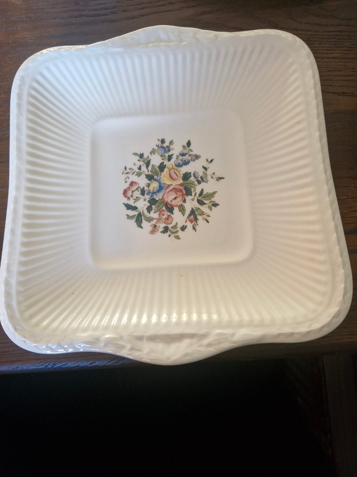 Wedgwood Conway  porseleinen taartschaal met bloemmotief, Ophalen, Gebruikt, Vintage, Schaal of Schalen