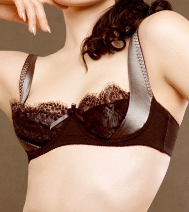 Restpartij van 7 Kiss Me Deadly half cup bh's., Ophalen, Zwart, BH