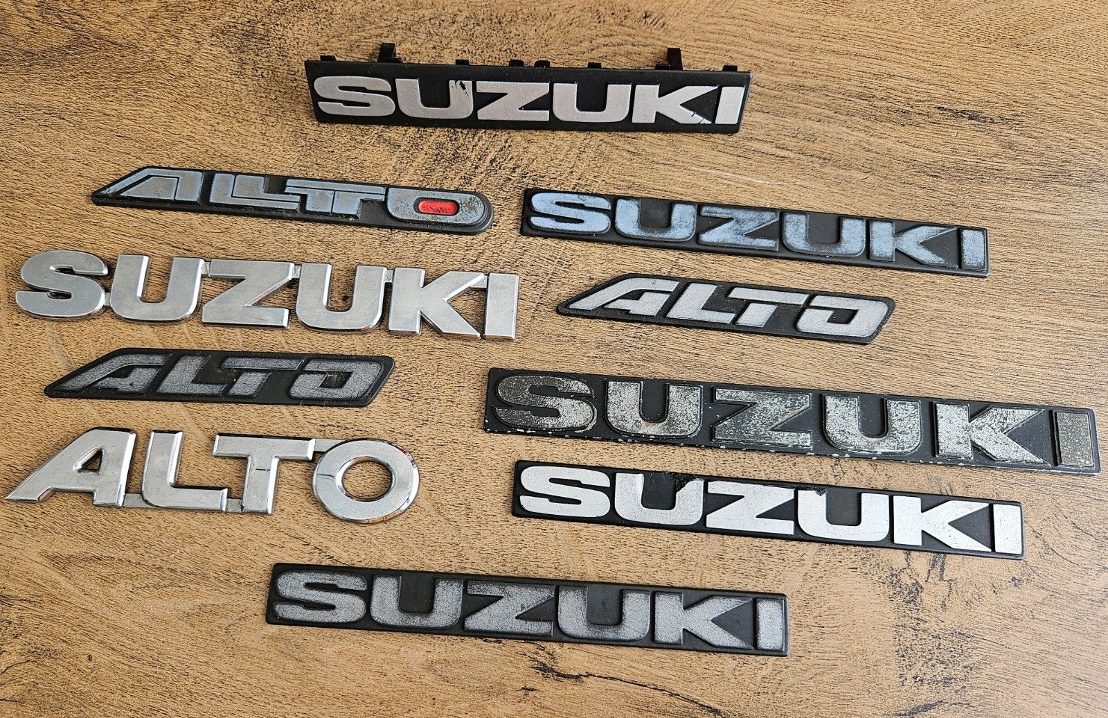 6x Suzuki en 4x alto emblemen

te koop voor 12,50

verzenden, Ophalen of Verzenden, Gebruikt, Suzuki