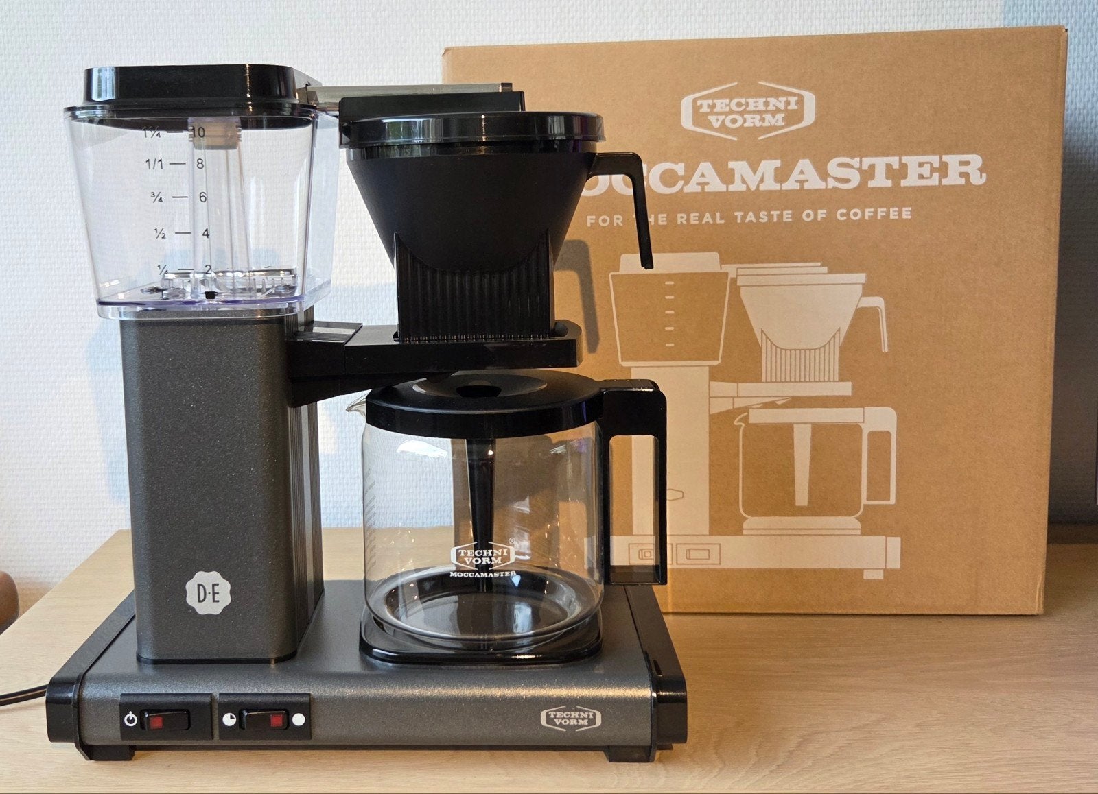 Moccamaster Douwe Egberts Koffiezetapparaat nieuwstaat, 4 tot 10 kopjes, Ophalen of Verzenden, Gebruikt, Koffiemachine
