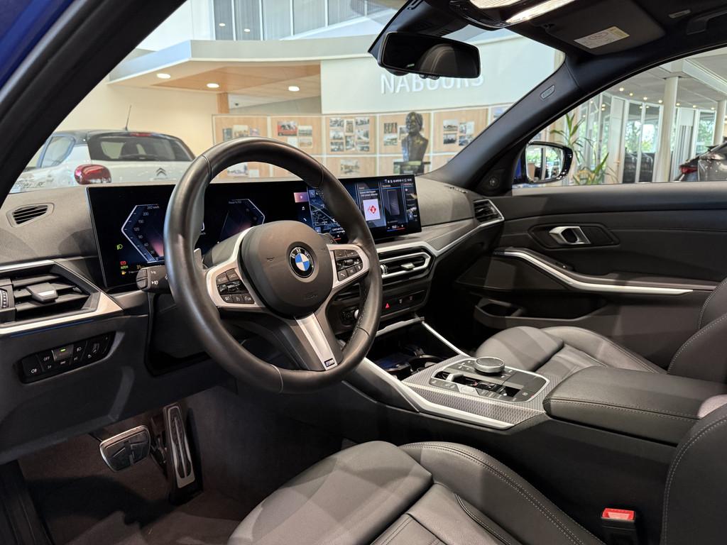 BMW 3 Serie Touring 330i M Sportpakket Pro NL Auto, Panorama, Auto's, Automaat, Gebruikt, Euro 6, 4 cilinders
