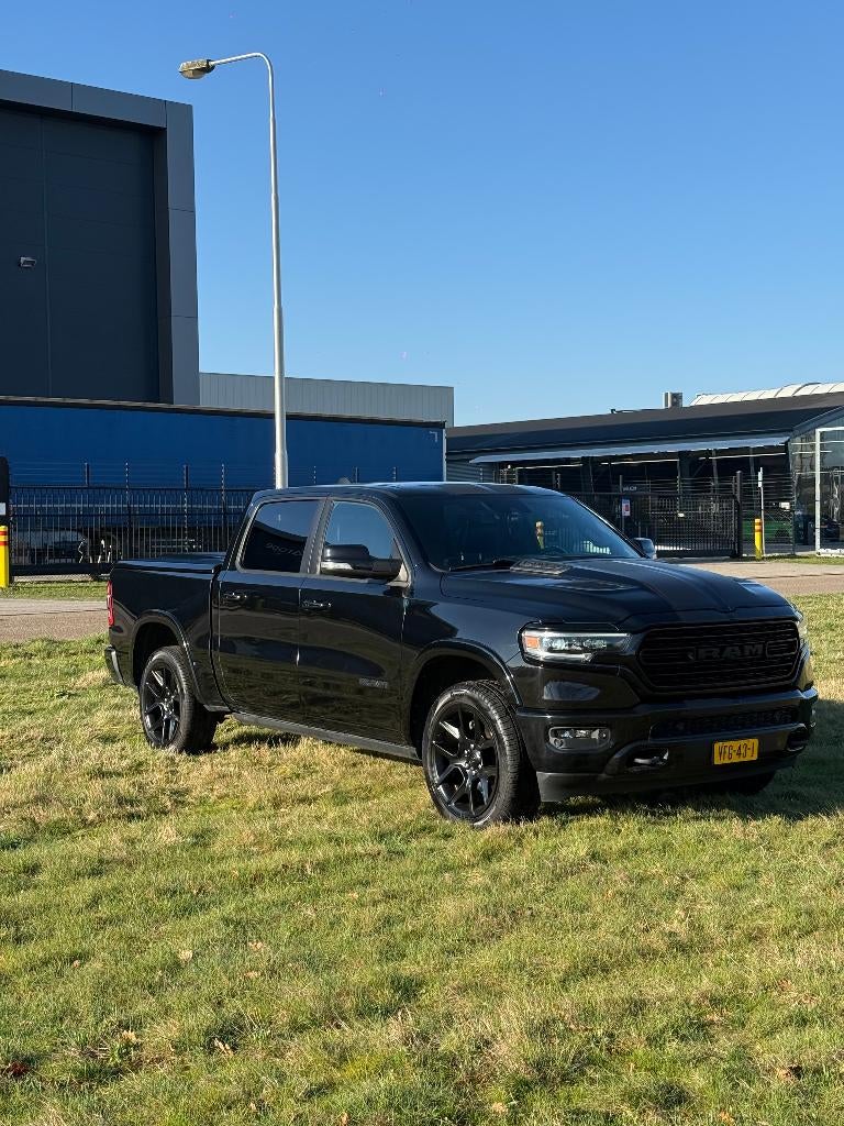 RAM 1500 5.7 V8 Crew Cab Limited, 5654 cc, Zwart, Particulier, Dealer onderhouden