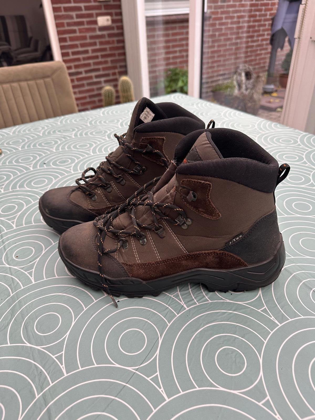 Schoenen, Sport en Fitness, Bergsport en Wandelen, Ophalen of Verzenden, Zo goed als nieuw, Schoenen