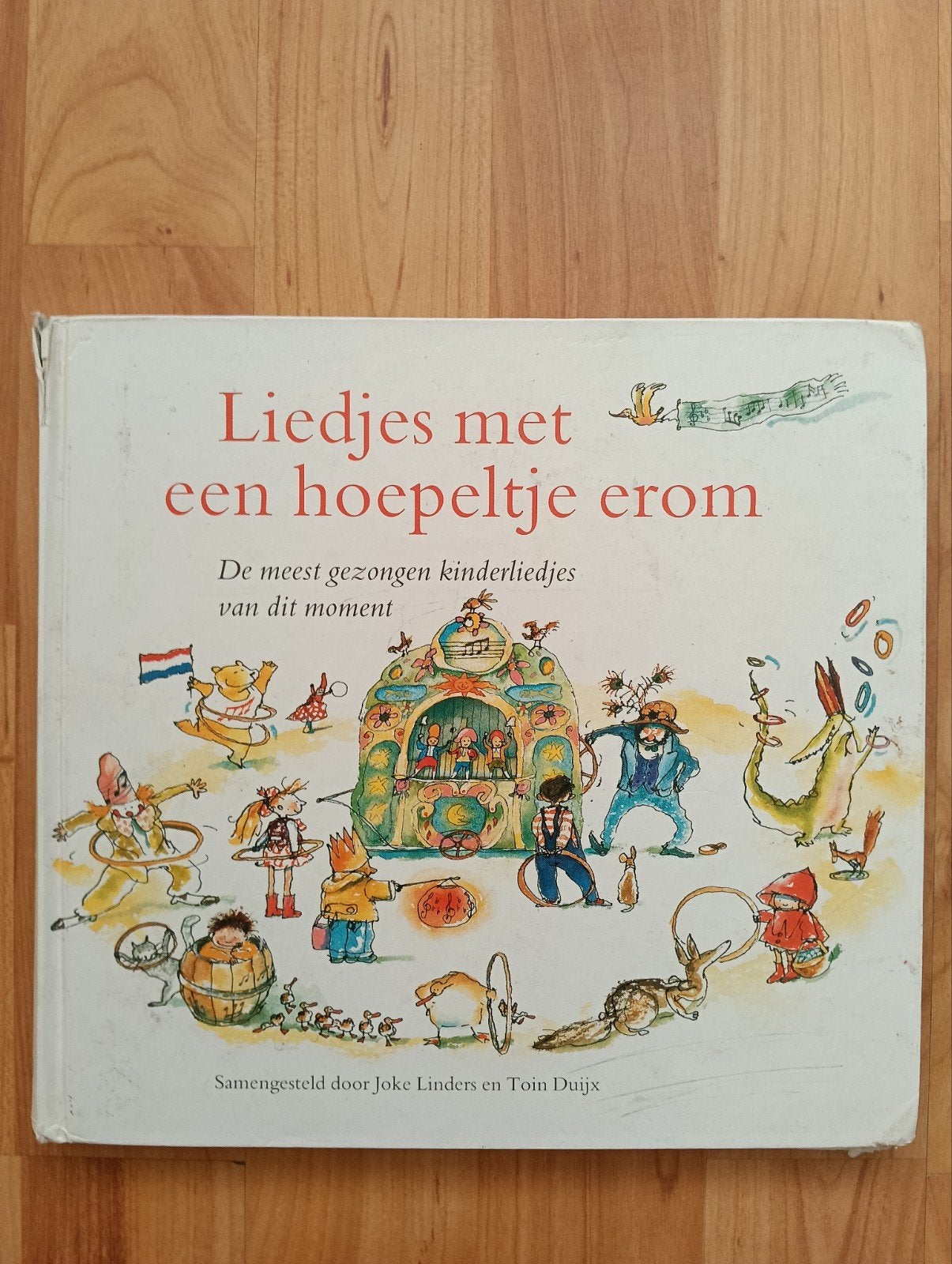Liedjes met een hoepeltje erom - Kinderliedjes, Ophalen of Verzenden, Zo goed als nieuw, Joke Linders en Toin Duijx, 2 tot 3 jaar