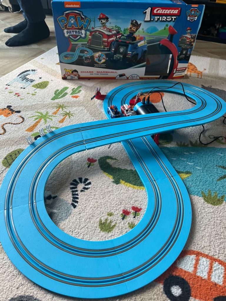 Paw Patrol carrera racebaan, Kinderen en Baby's, Speelgoed | Racebanen, Ophalen, Zo goed als nieuw, Elektrisch, Carrera