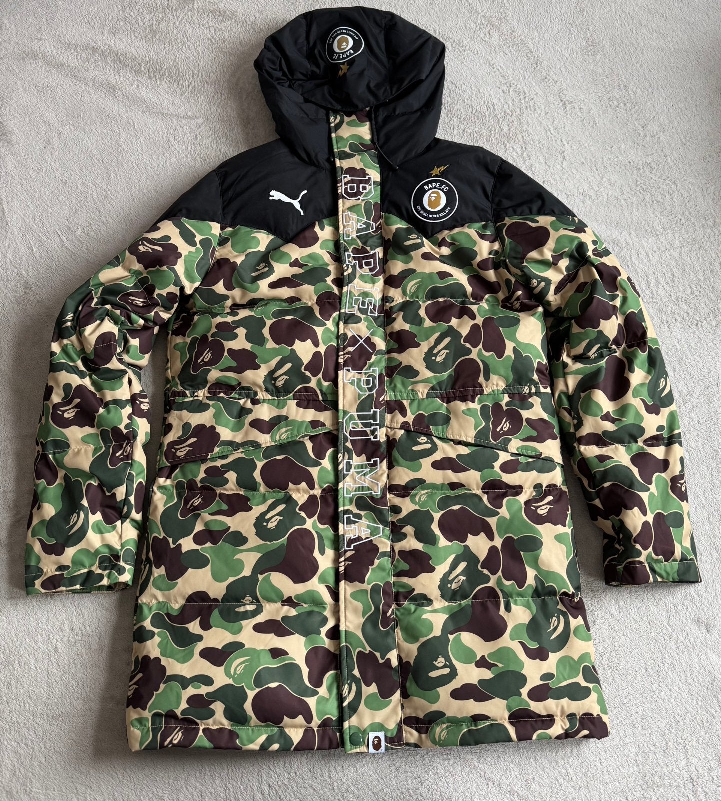 BAPE  PUMA ABC Camo Long Puffer Jacket – Nieuw – M, Ophalen, Nieuw, Maat 48/50 (M), Groen