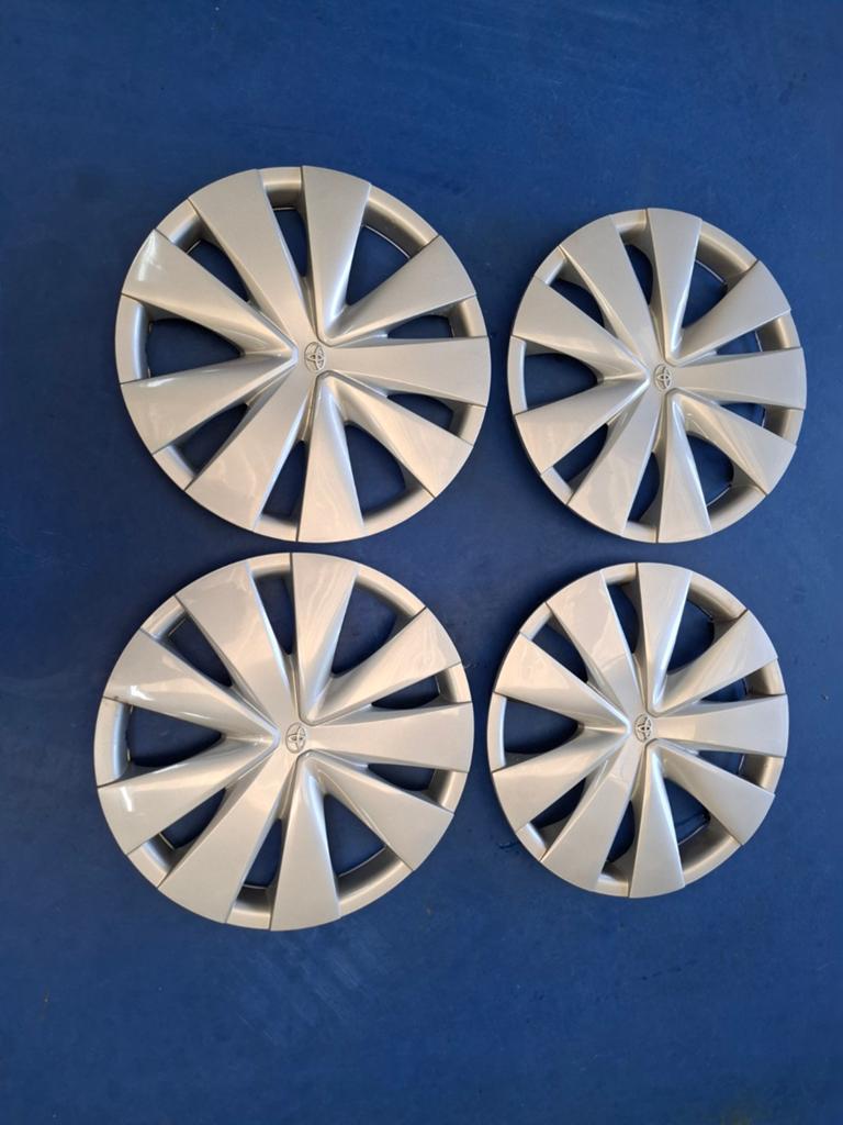 Toyota aygo 14 inch wieldoppen, Auto diversen, Wieldoppen, Ophalen of Verzenden, Zo goed als nieuw