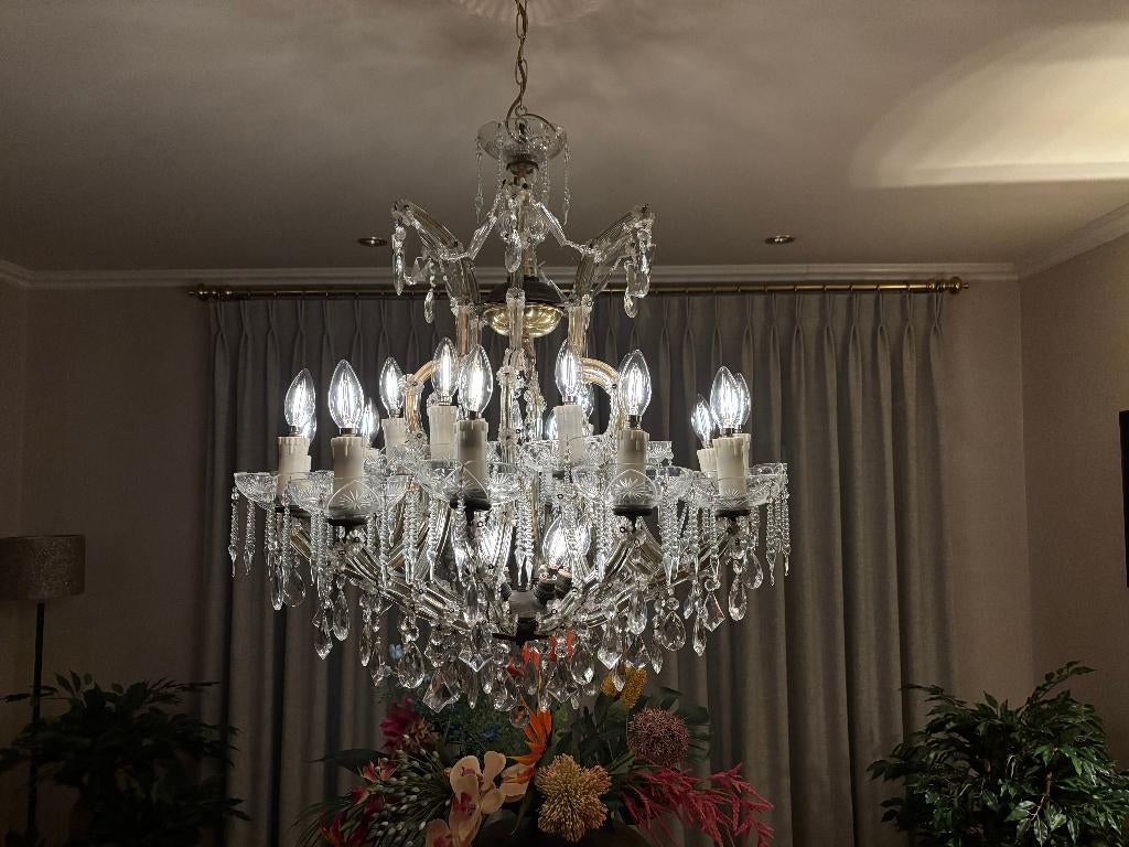 Mooie kroonluchter van koper en glas, Huis en Inrichting, Lampen | Kroonluchters, Ophalen, Gebruikt, Glas, Klassiek