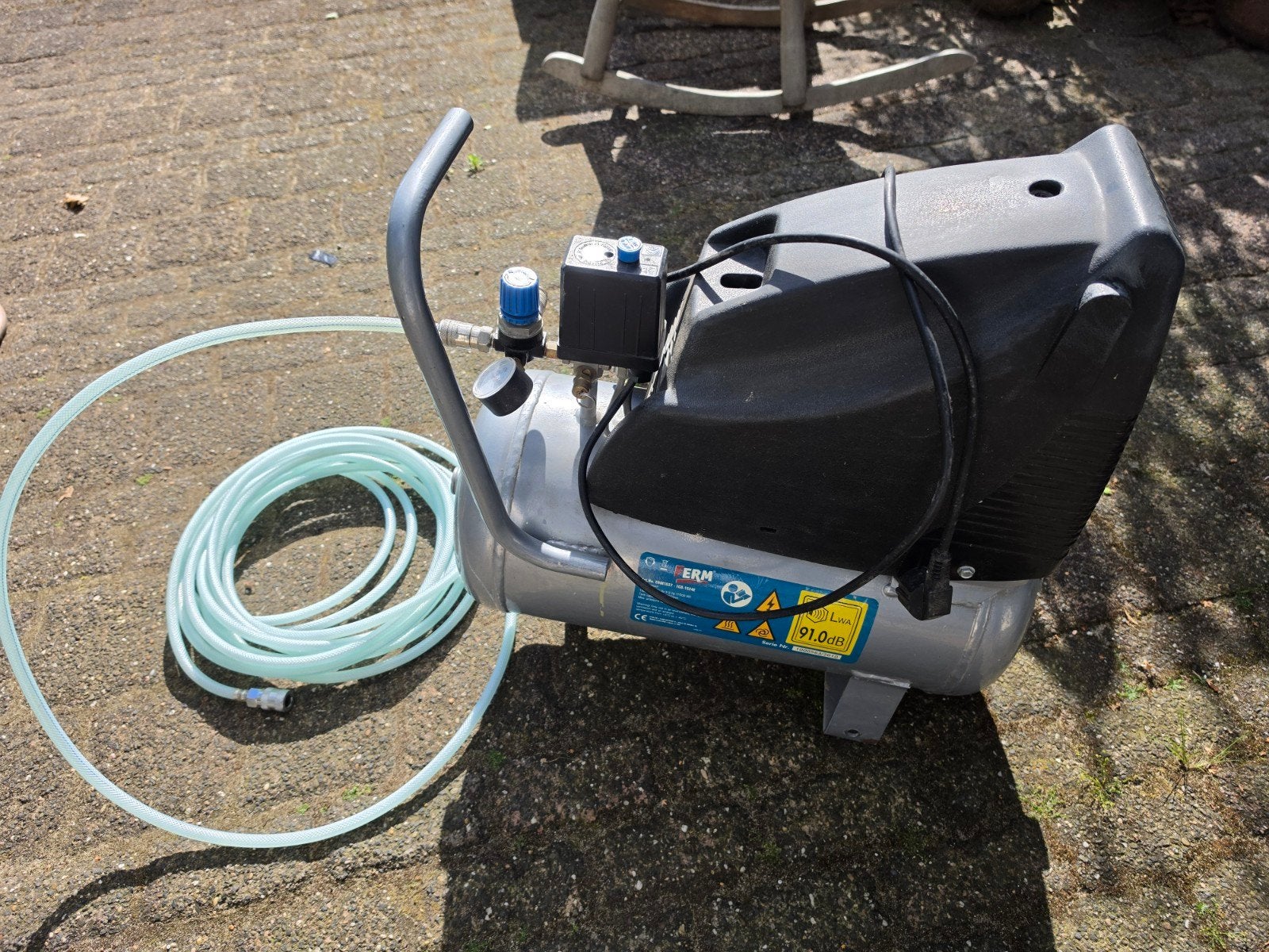 Ferm Compressor met slang, Doe-het-zelf en Verbouw, Compressors, Minder dan 25 liter, Ophalen, Gebruikt, Minder dan 200 liter/min