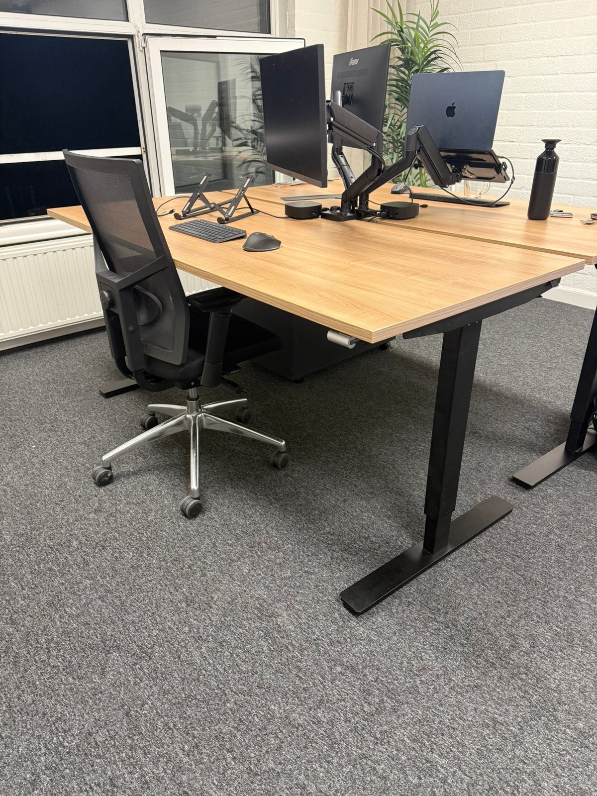 Zit sta bureau slinger | Best Budget 180x80, Huis en Inrichting, Bureaus, Ophalen, Zo goed als nieuw
