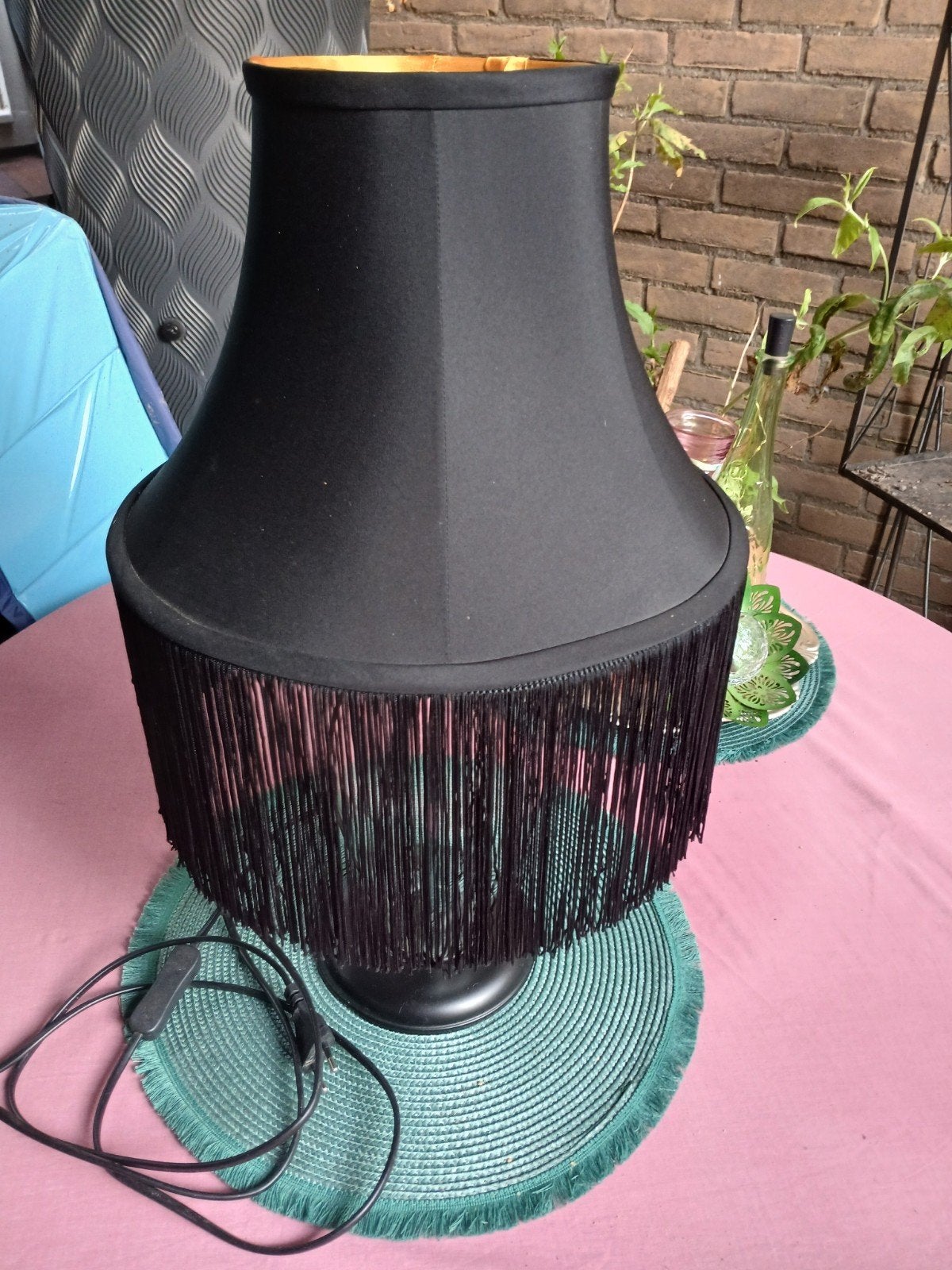 Zwarte lampenkap met franjes en gouden binnenkant, Ophalen, Zo goed als nieuw, Zwart