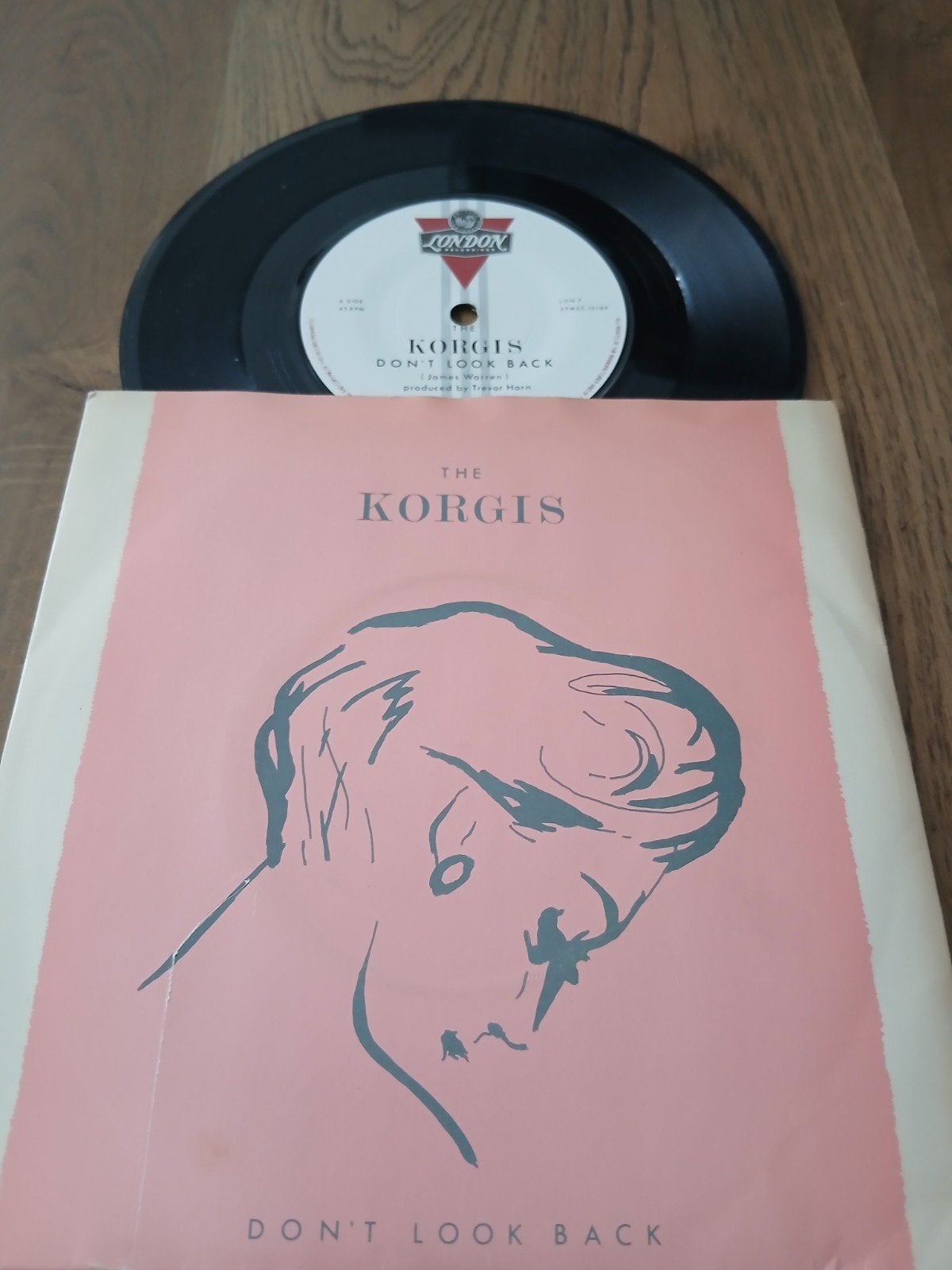 VINYL SINGLE      KORGIS   1982, Ophalen of Verzenden, Zo goed als nieuw, Overige genres
