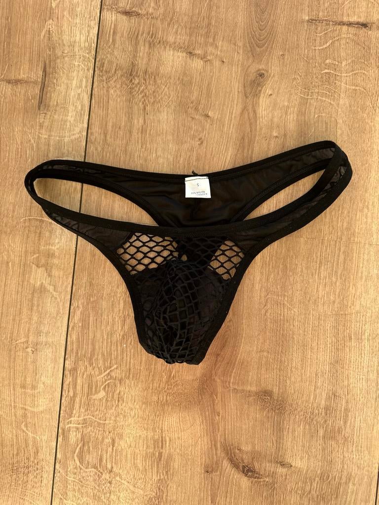Zwarte heren string van mesh - sexy en comfortabel (S/M), Kleding | Heren, Ondergoed, Slip, Zwart, Ophalen of Verzenden