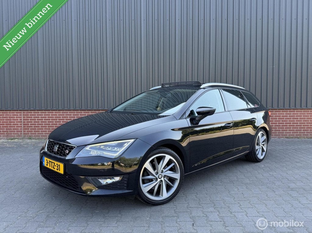 Seat Leon ST 1.8 TSI FR Aut 180 Pk Pano Led Navi Cruise Nap, Auto's, Seat, 1272 kg, Gebruikt, 4 cilinders, Leder en Stof