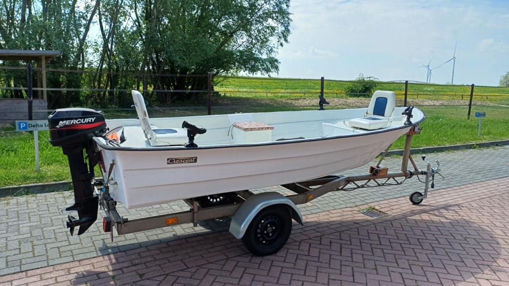 Crescent visboot met Mercury 15pk buitenboordmotor, Watersport en Boten, Vis- en Consoleboten, Ophalen, Gebruikt, Viertaktmotor