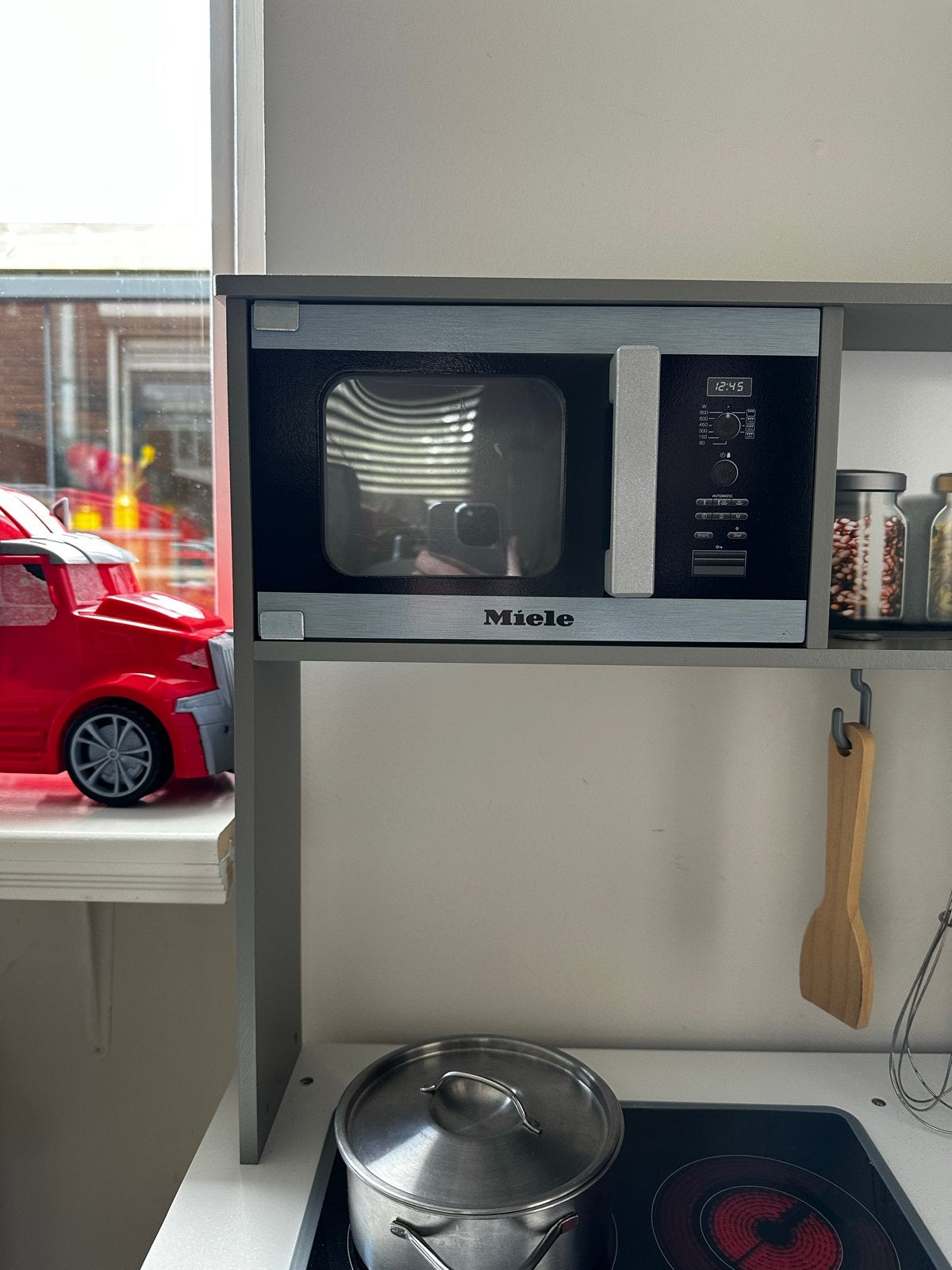 Miele Speelkeuken met magnetron, oven en accessoires, Ophalen, Zo goed als nieuw, Jongen of Meisje
