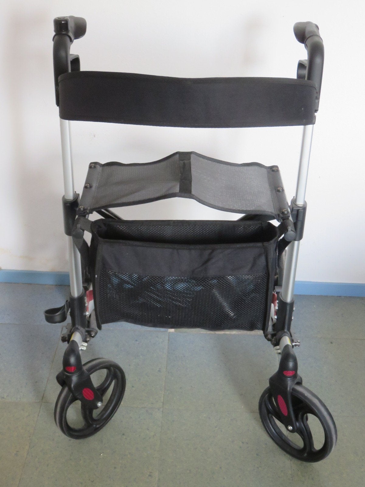 Mooie rollator, Ophalen, Opvouwbaar, Zo goed als nieuw