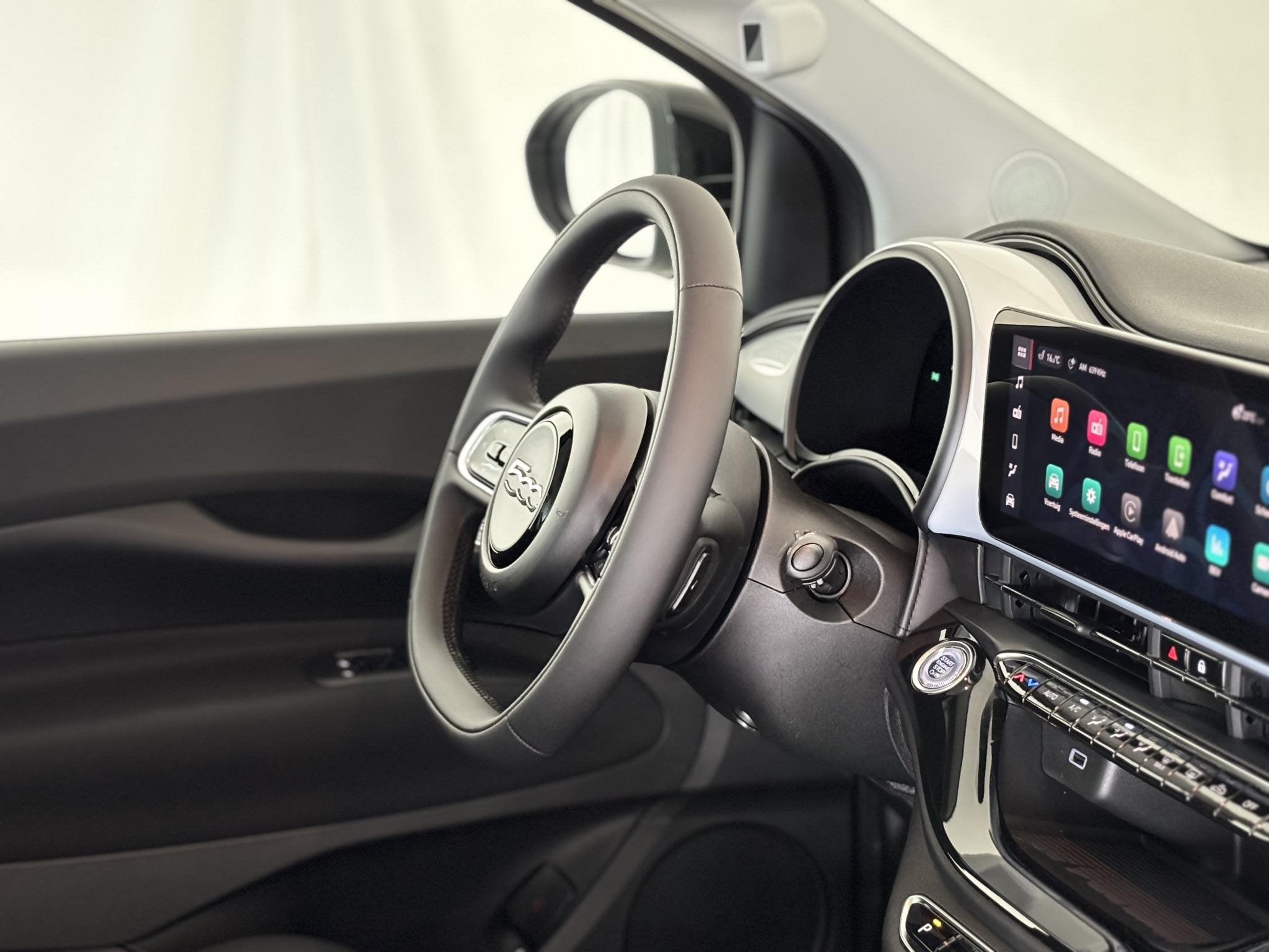 Fiat 500e La Prima 42 kWh | Panoramadak | Apple-Android | 8, Auto's, Gebruikt, 118 pk, Wit, Origineel Nederlands